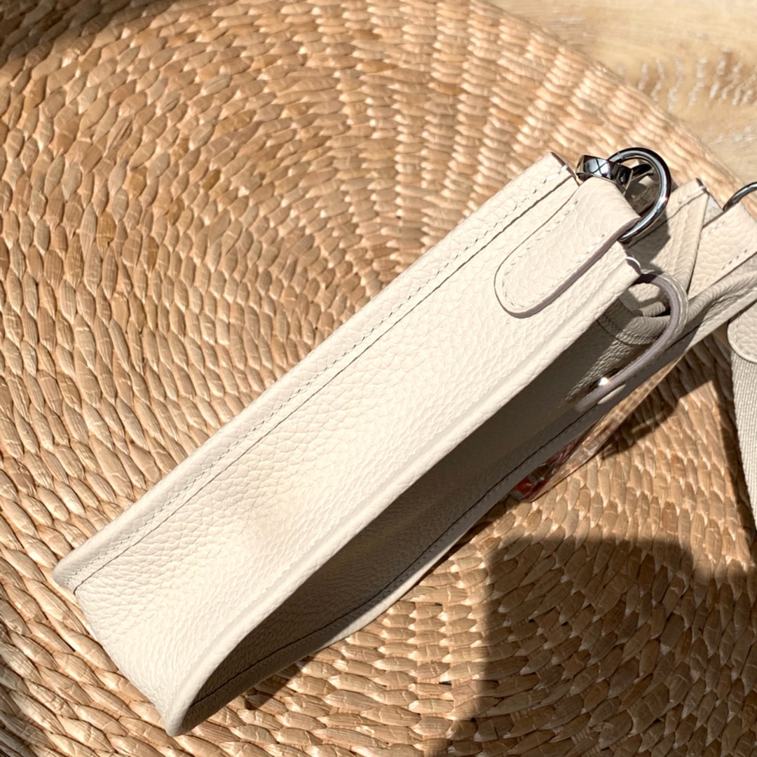 에르메스 미니 에블린16 나타 화이트 은장 토고가죽